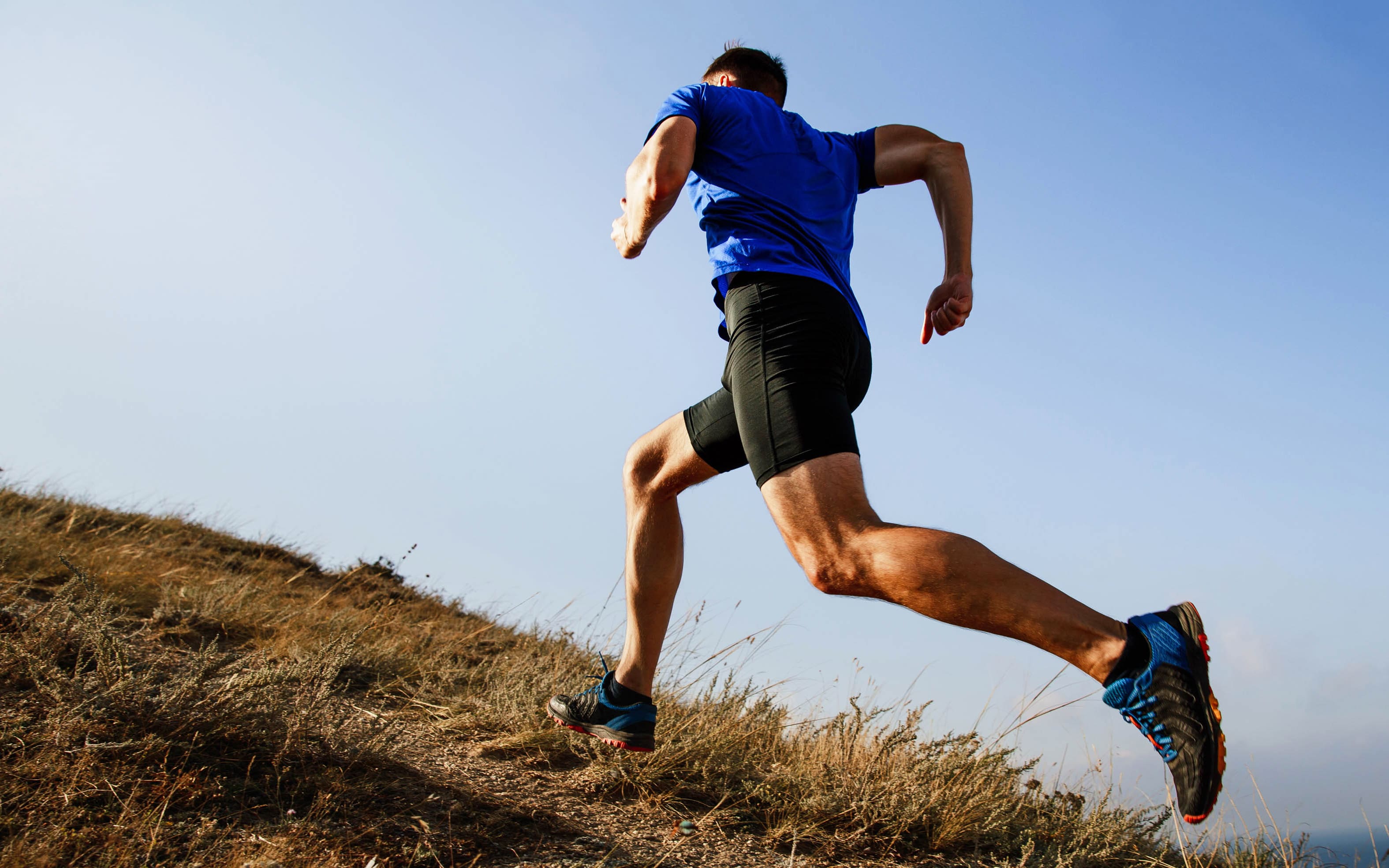 Почему бег в гору имеет больше преимуществ, чем обычный бег