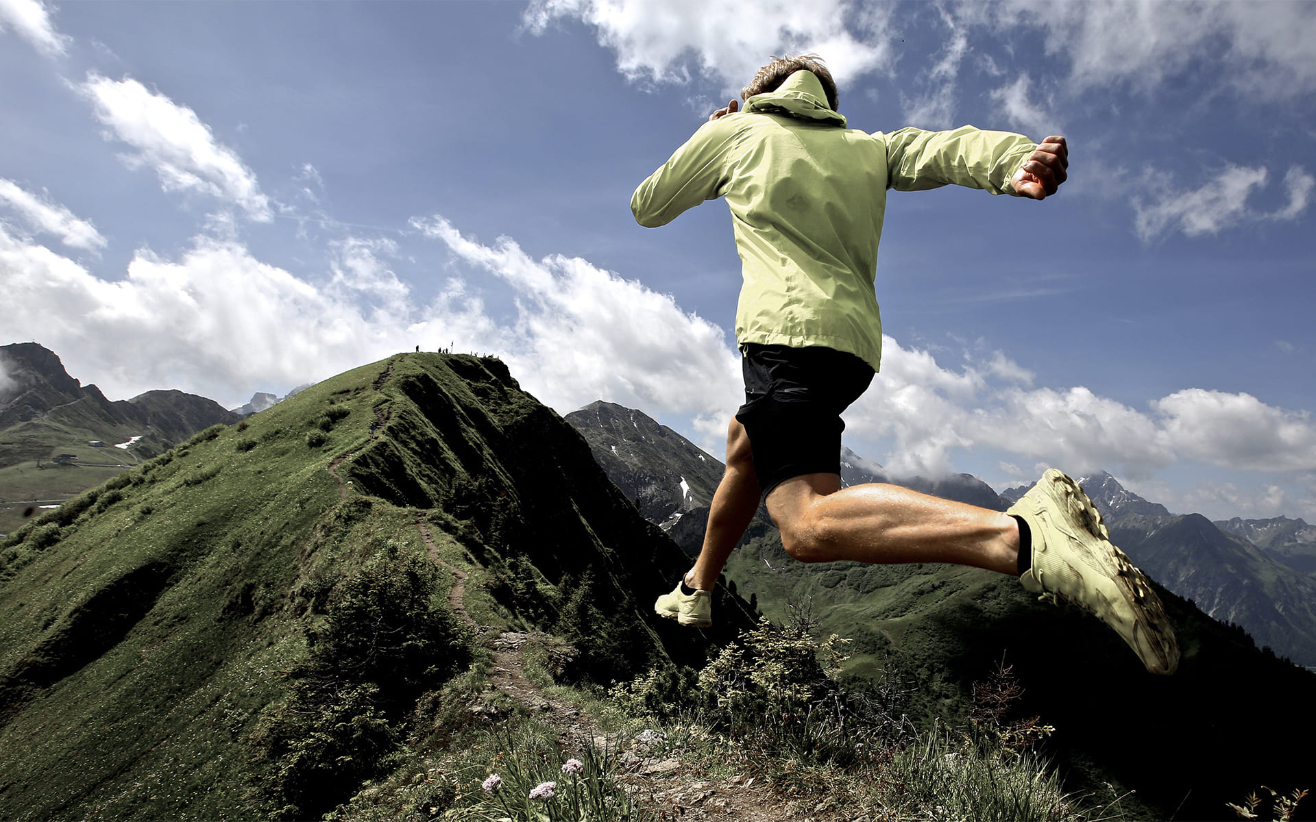 Как начать заниматься бегом в горах: 6 практичных рекомендаций