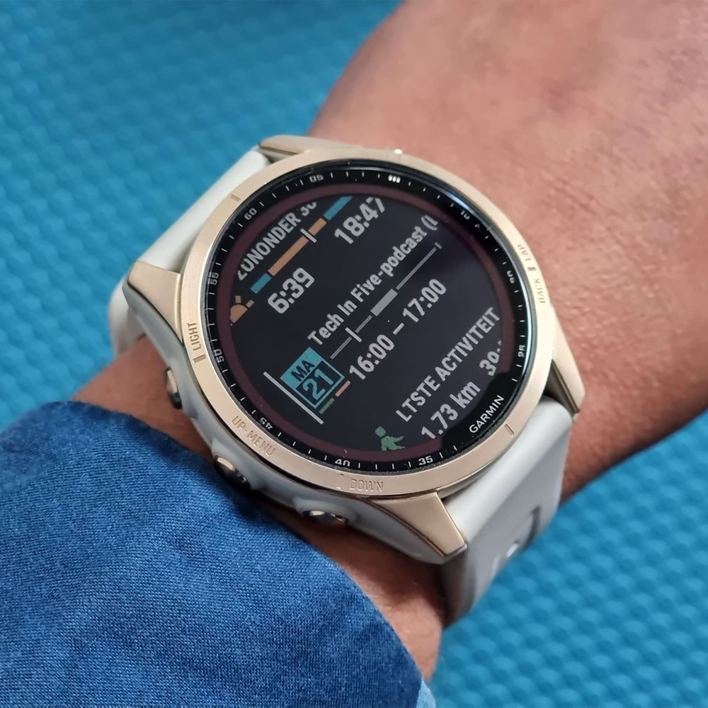 Garmin Fenix 7S Sapphire Solar Cream Gold Titanium с бежевым ремешком —  купить часы ⌚ для спорта по выгодной цене в магазине Спорт Лайф