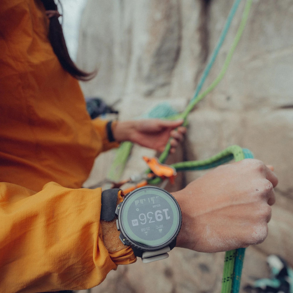 Suunto Vertical Titanium Solar Sand — купить GPS-часы ⌚ по выгодной цене в  магазине Спорт Лайф