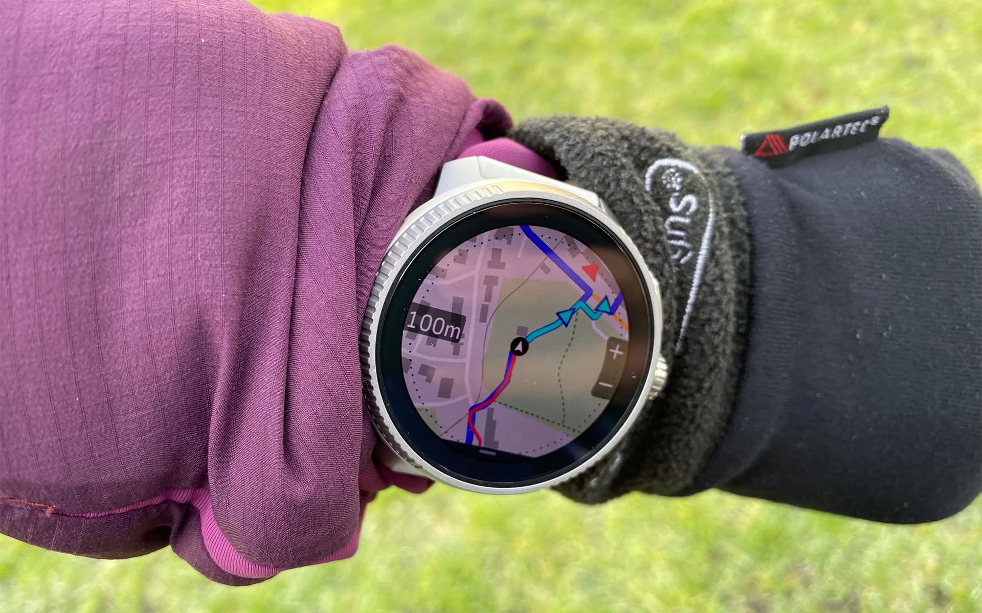 Suunto Race беговые часы с AMOLED дисплеем