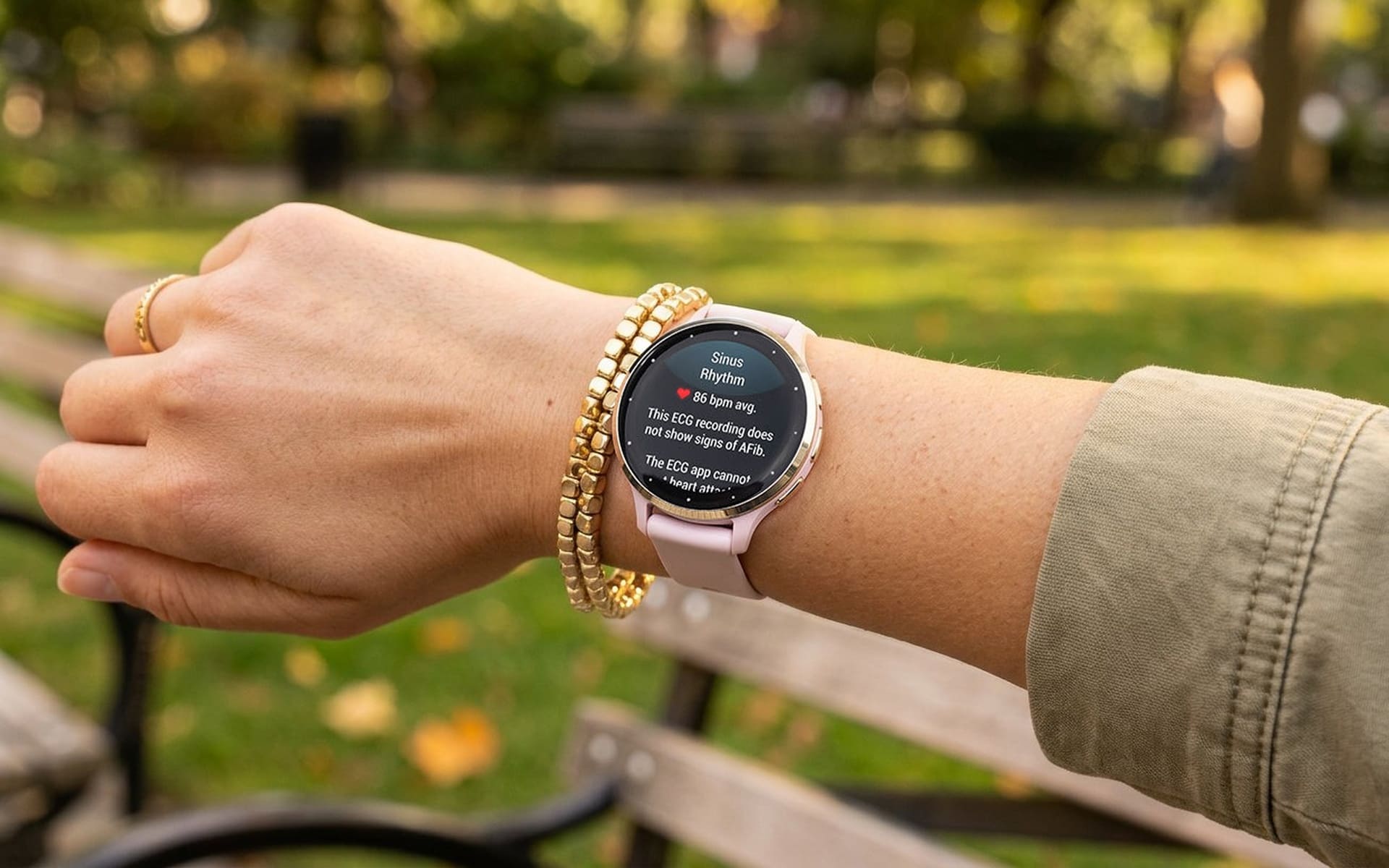 Часы Garmin с приложением ЭКГ на руке